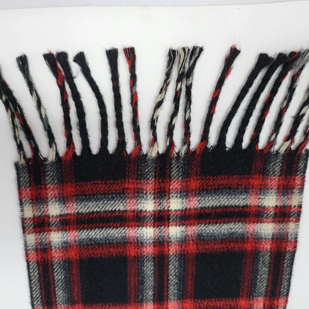 NWOT Chaps Plaid Scarf Italy Made Black Red Tan Fringe‎ Winter Lightweight Warm